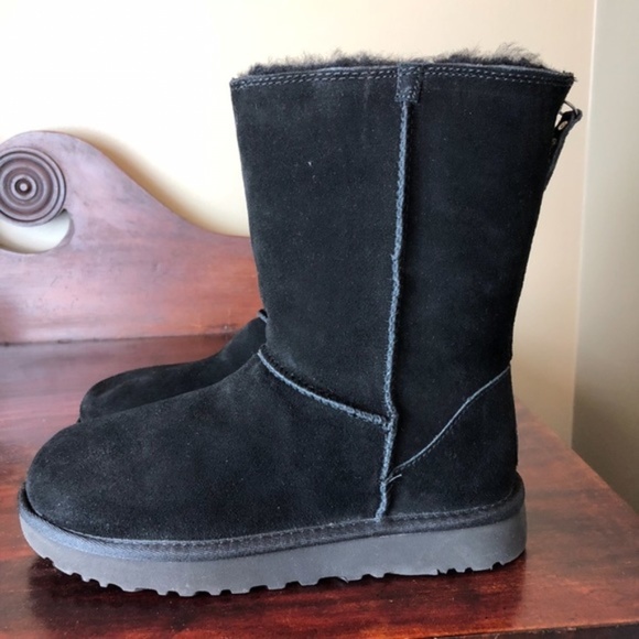 UGG Shoes - UGG  Back Zip Black Short Boot 6 NWOB